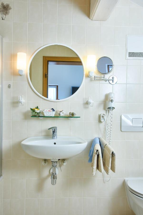 Hotel Alter Ziehbrunnen à Bad Endorf Extérieur photo